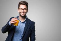 85属牛摩羯座男