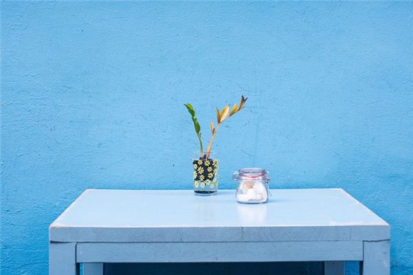 梦见桌子是什么意思 梦见桌子是什么意思