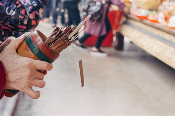 梦见算卦是什么意思 梦见算卦是什么意思